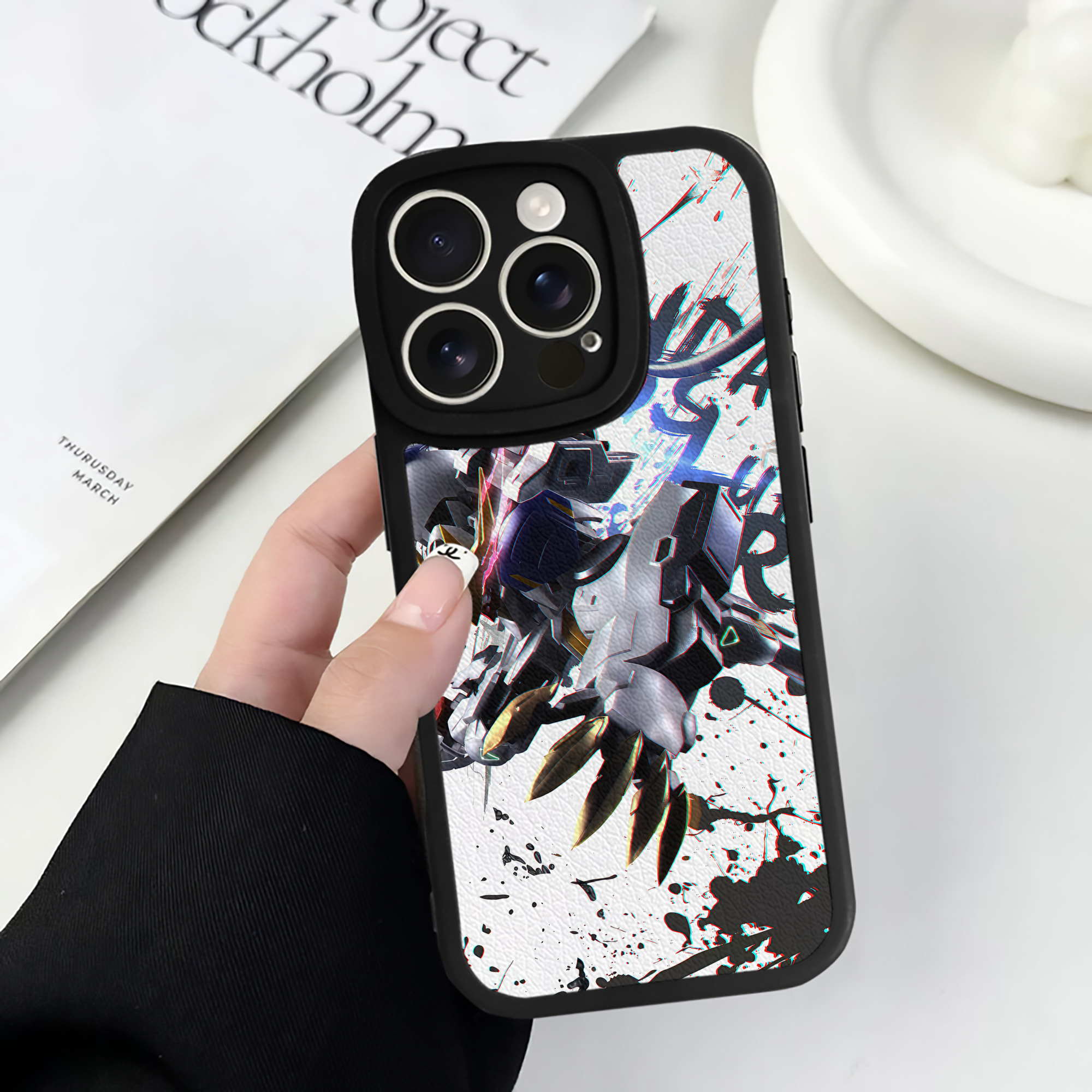 （画像用） 機動戦士ガンダム Mobile Suit Gundam 【iPhone 16シリーズ対応】シリコンスマホケース（レザー調） 材質：シリコン